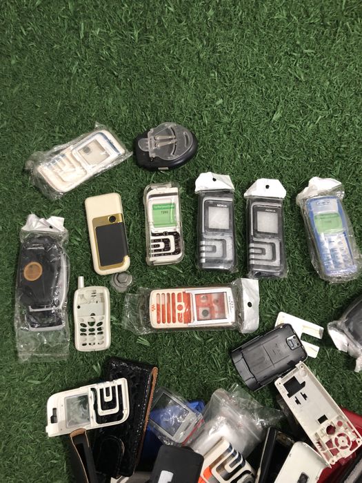 Корпуса на телефоны , панели