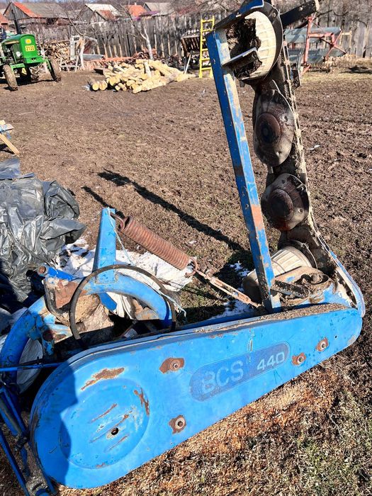 Vând Cositoare în 4 tandere  hidraulica  BCS440