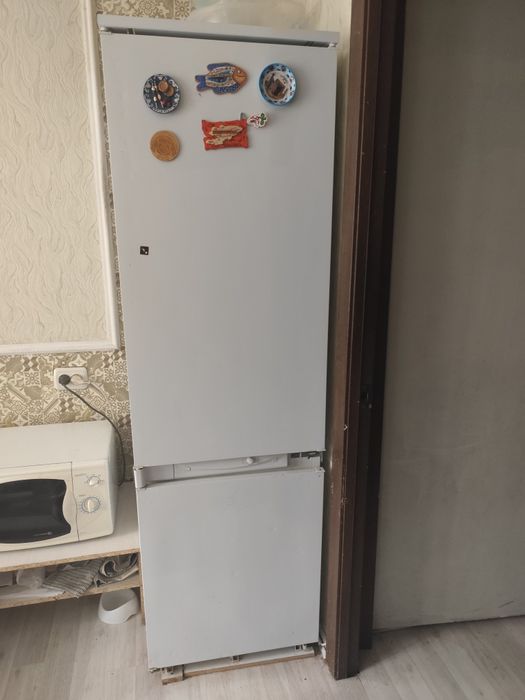 Двухкамерный холодильник Hotpoint