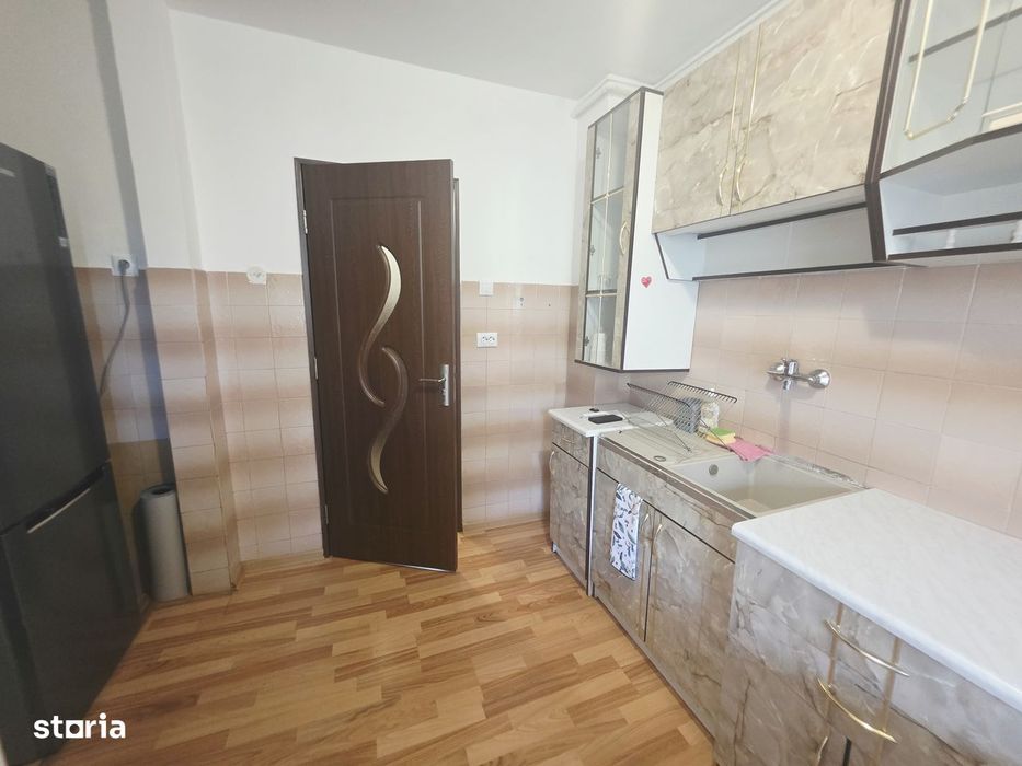 Inchiriez 3 camere pet friendly cu parcare Centru Civic -Grivitei