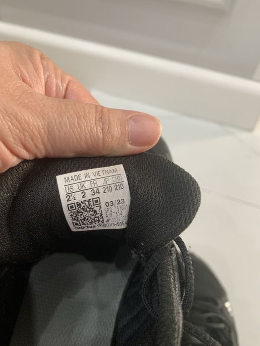 Кроссовки Adidas