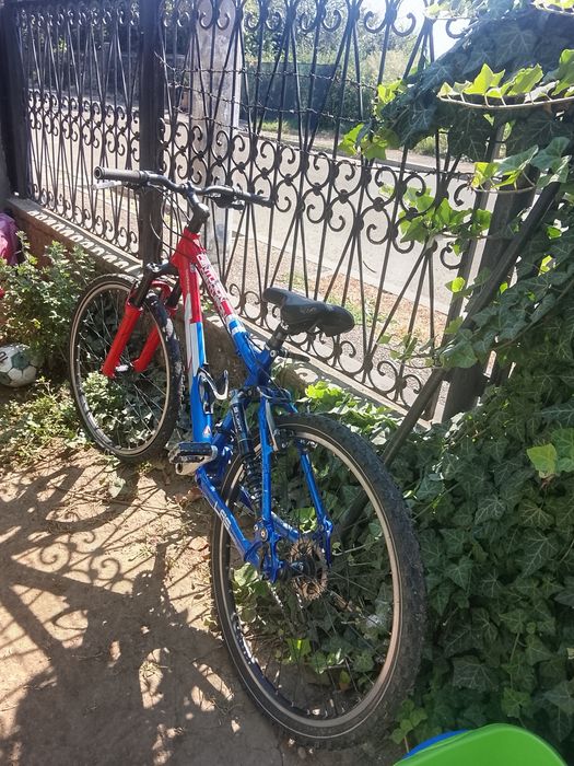 Vand bicicleta centurion full suspension 800 de lei. Negociabil