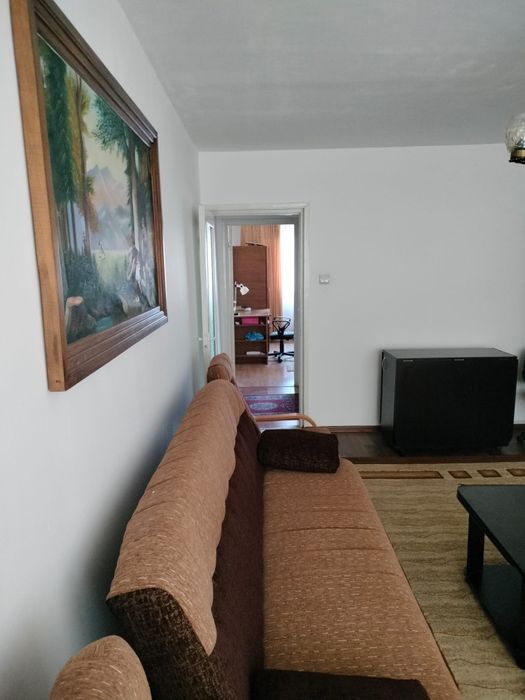 Închiriez apartament 2 camere decomandate, structura mare