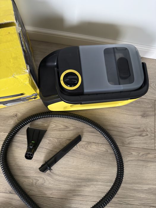 Aspirator fara fir cu spalare prin injectie-extractie Karcher SE 3-18