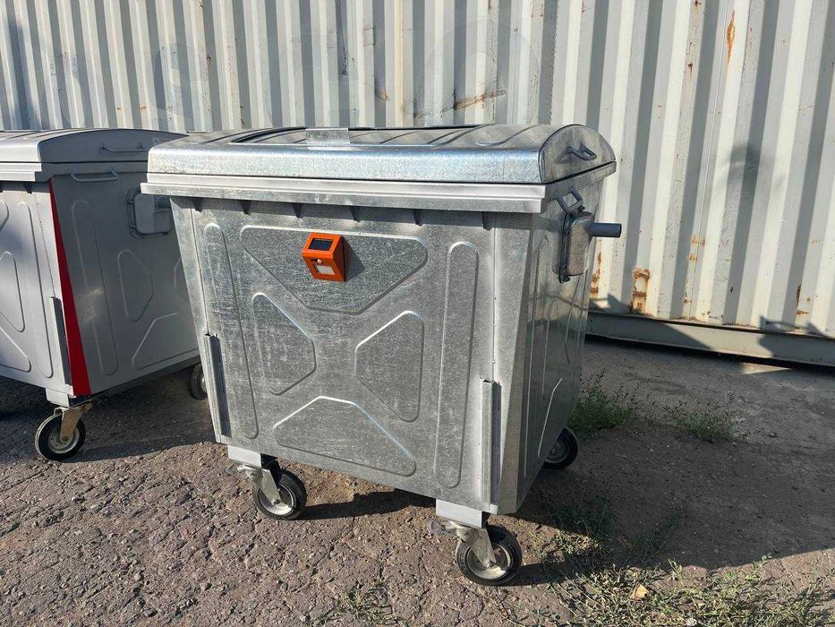 Мусорные баки металлические