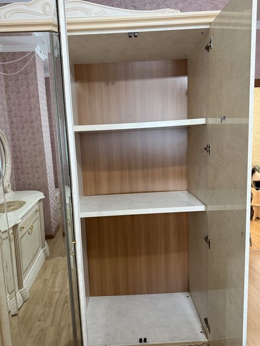 Продам спальный гарнитур