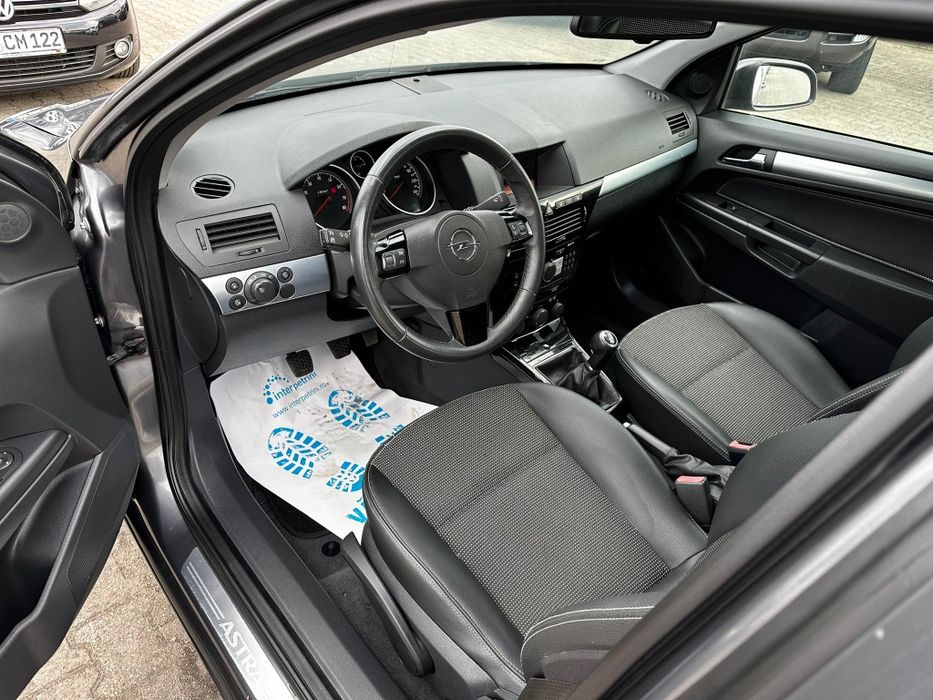 Opel Astra H - 1.6i 116CP - Xenon * Climatronic * Semi-Piele