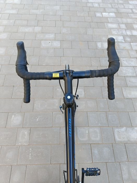 Продам шоссейный велосипед giant