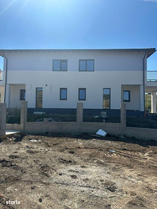 De vanzare Duplex Corusu