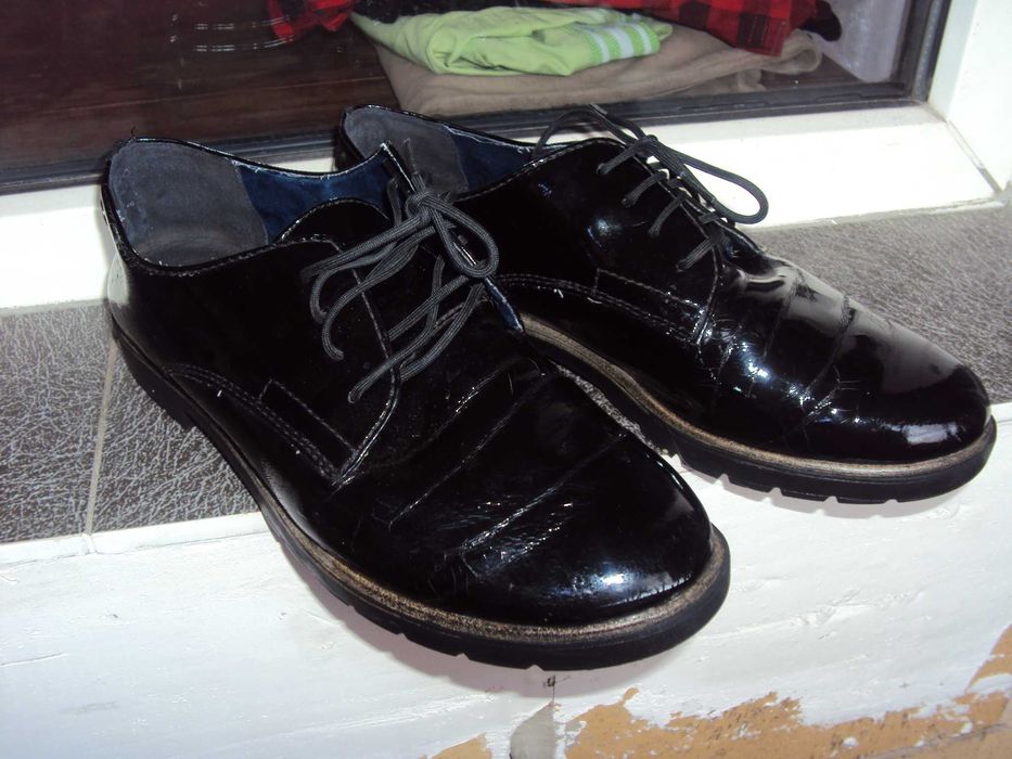 Лаковые черные туфли. 37 размер.