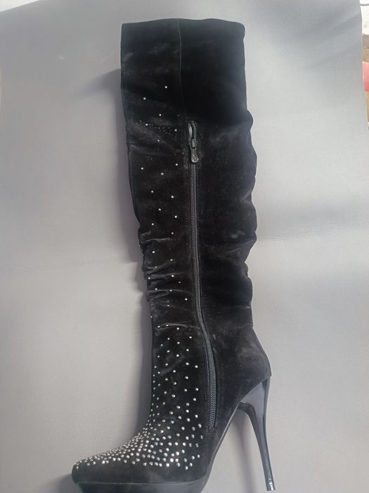 Сапоги замшевые.