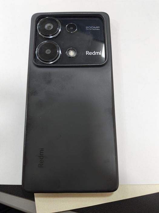 Red Mi 13 pro yangi chexol yechilmagagan
