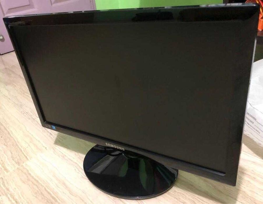Monitorul LED de calculator SyncMaster S20A300B de 20" de la Samsung