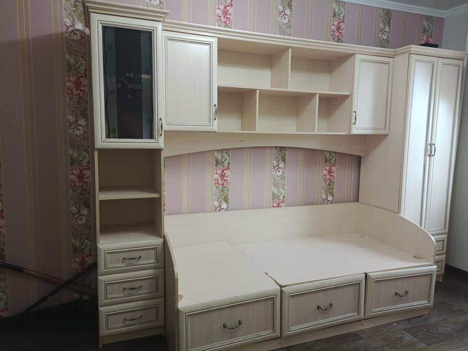 Продам детский спальный гарнитур