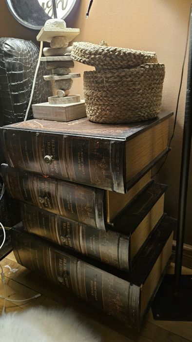 Дизайнерски скрин,тоалетка,стол