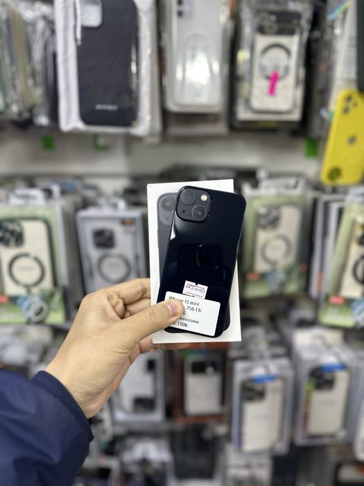 Iphohe 13/128 память