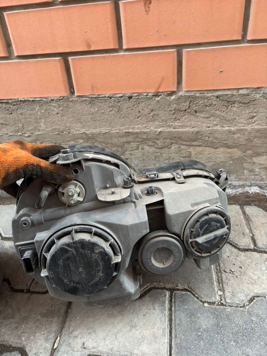 Фар на мерседес w210