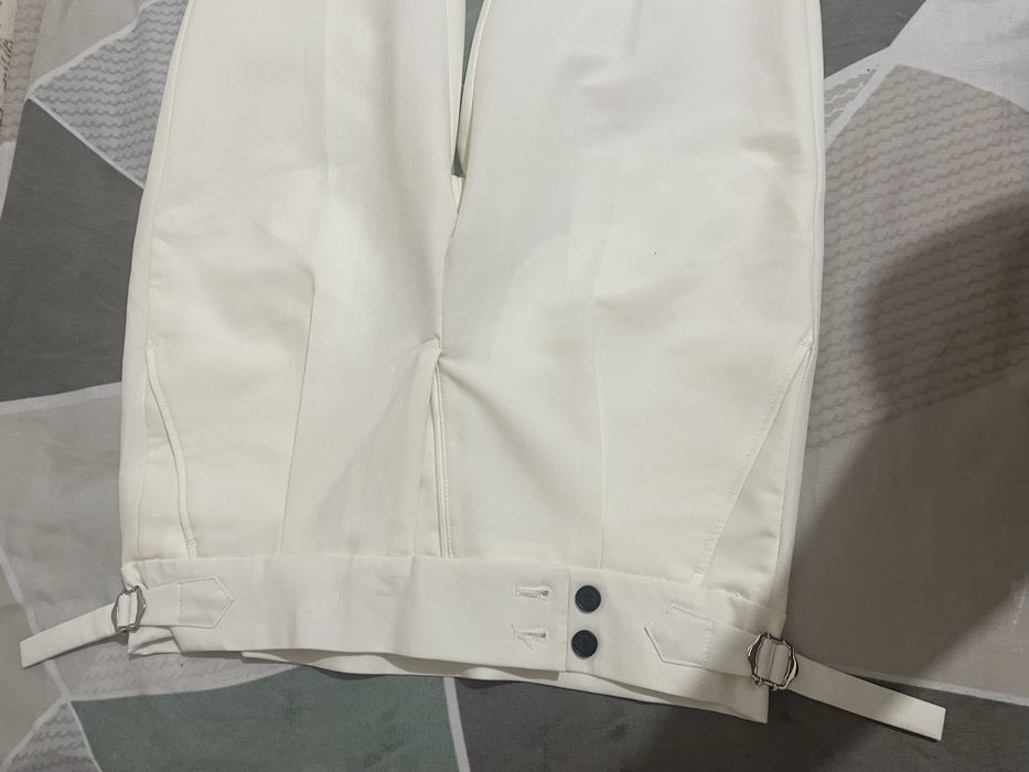 Классические брюки белого цвета