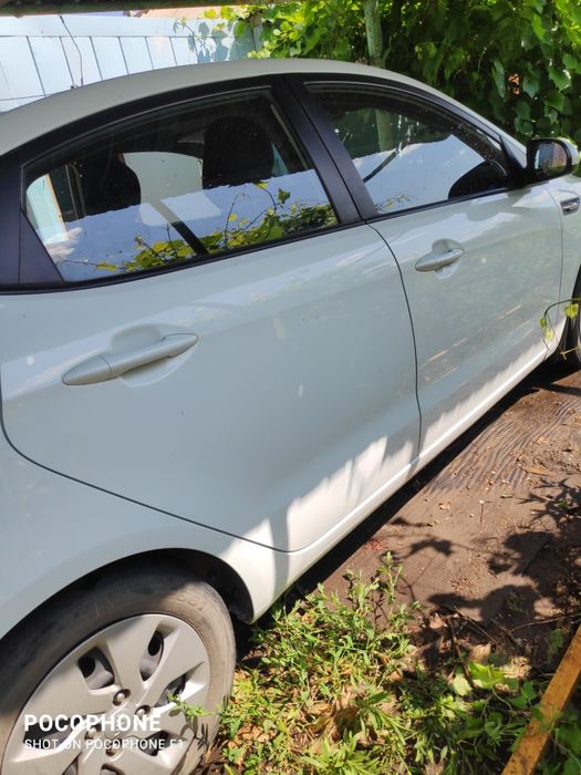 Автомобиль КИА РИО 2014 года