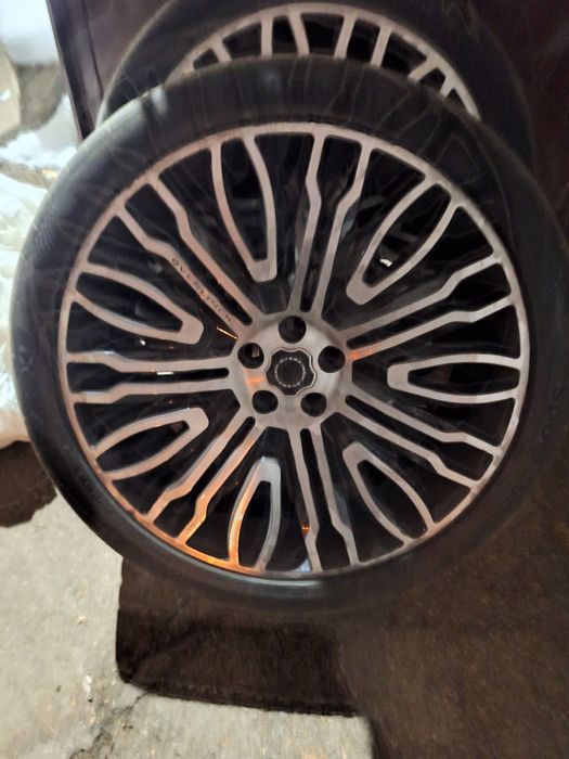 Диски r23 стояли Range Rover-e шины