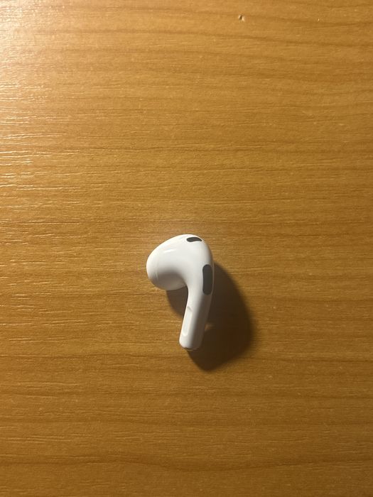 casca stanga airpods 3
