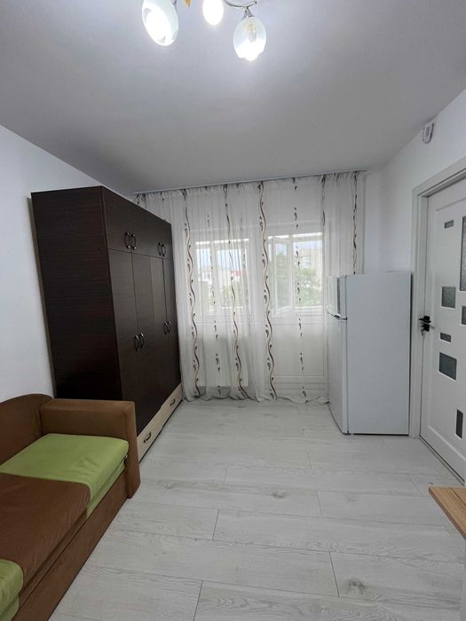 Închiriez garsonieră COMPLET renovată, prima închiriere
