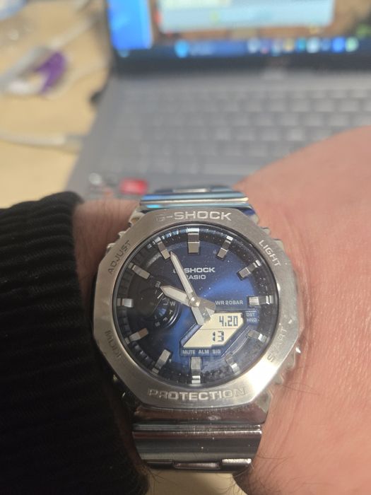Продавъм мъжки часовник касио джи шок пълен комплек има си гаранция 21м още и сертификат за автетичност пълен комплект е