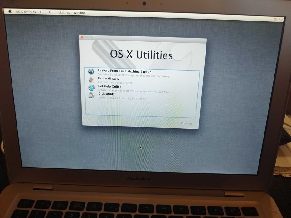 Продава се MacBook Air A1304 Работещ цял или на части