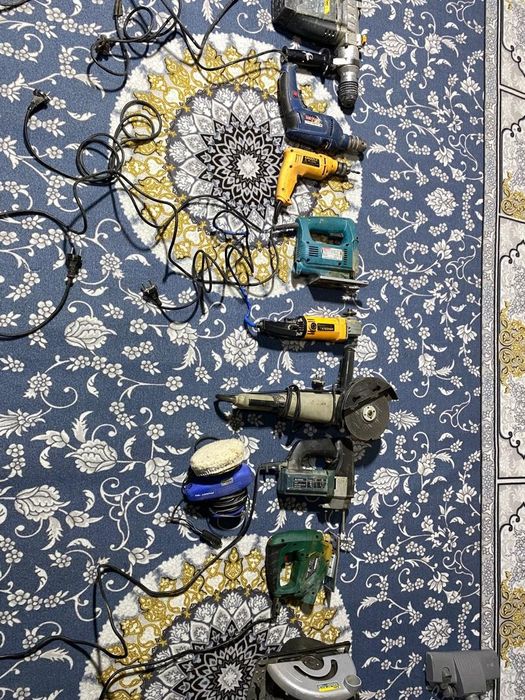 Продаётся страительные инструменты.