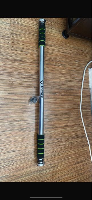 Турник дверной в хорошем состояний