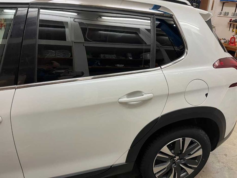 Двигател 1.5 HDI YH01 DV5RD Врати Кожен салон Навигация Peugeot Пежо 208 2008