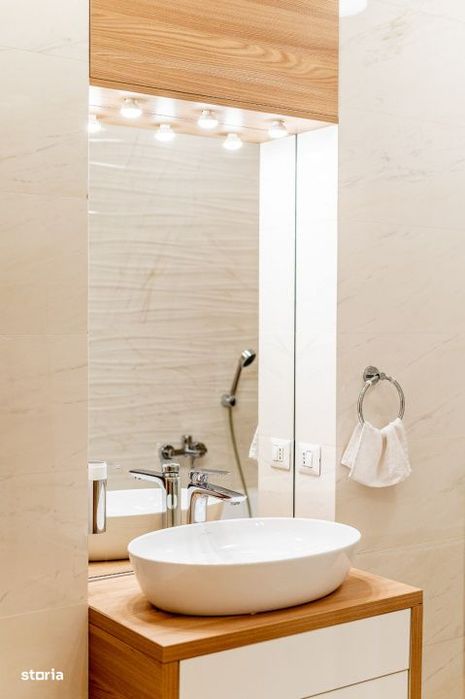 Apartament cu 4 camere si parcare in zona Platinia, cu parcare, pet fr