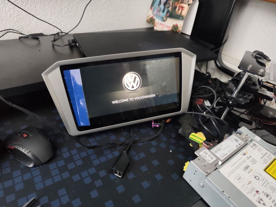 Display + Ramă Silver Original VW Passat B8 / B8.5 / Arteon 2015–2023