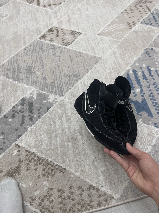 Продаю борцовки найк