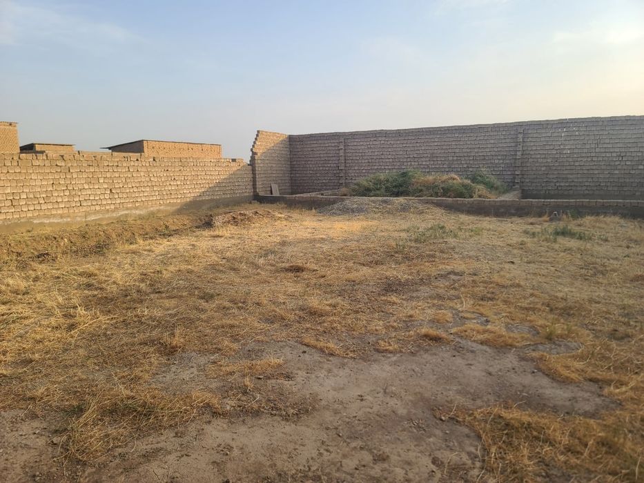 Uy sotiladi 250mln kelishamiz