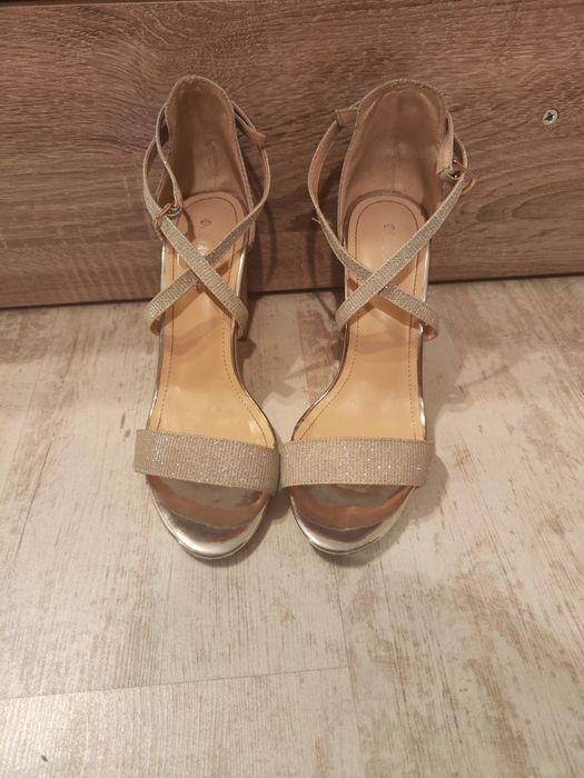 Официални обувки