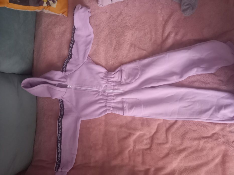 Продам комбинезоны на рост 86, 90, 134