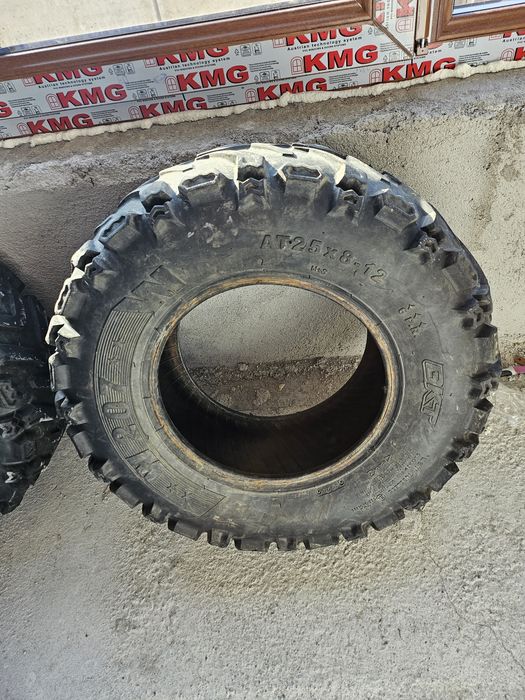 Vand 2 anvelope atv  25x8x12 si 25x10x12