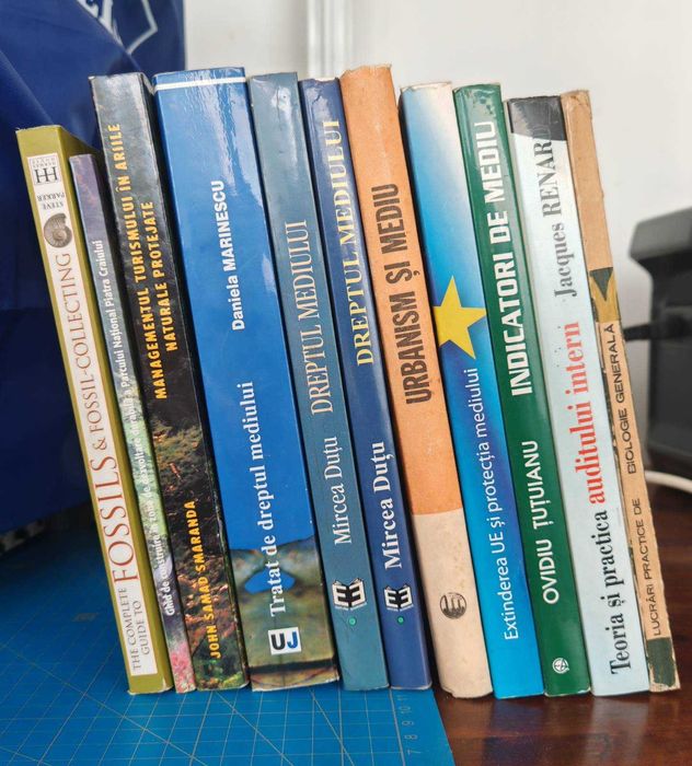 Lot 11 carti mediu, geografie, biologie, drept, urbanism