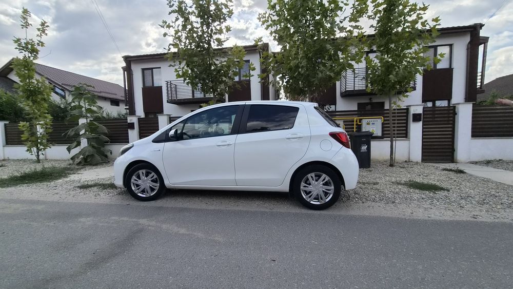 Toyota Yaris Hibrid Automată