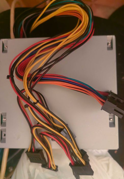 Sursa Inter-tech SL-500C 500W, 2x SATA, 2x Molex, 1xCPU 4-pini