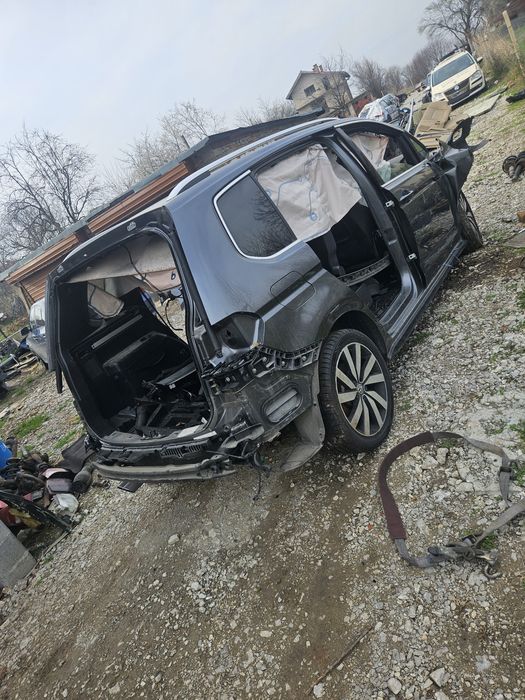 VW TOURAN r-line 2018 1.8TSI 180hp CJSA НА ЧАСТИ