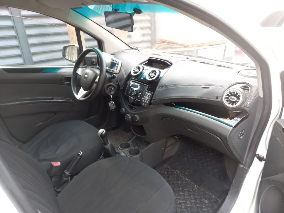 Продаю Спарк срочно