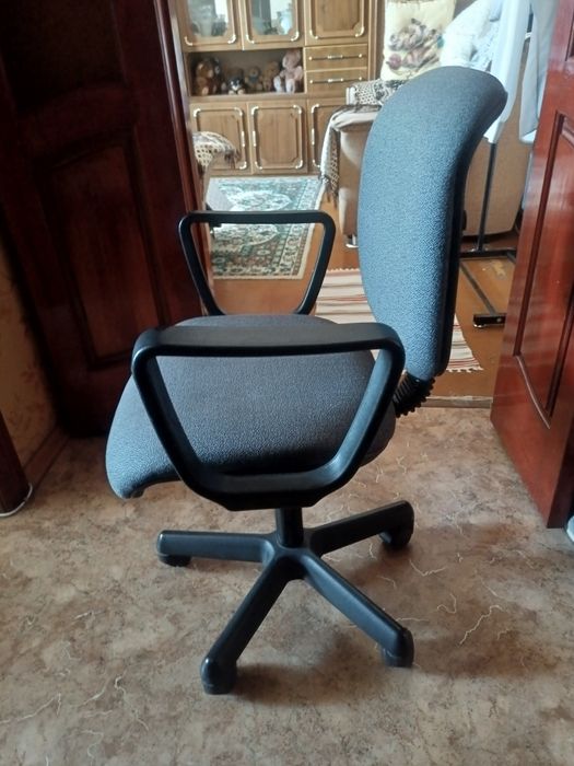 Продам Кресло офисное