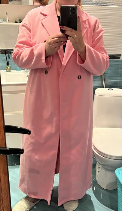 Дълго розово палто