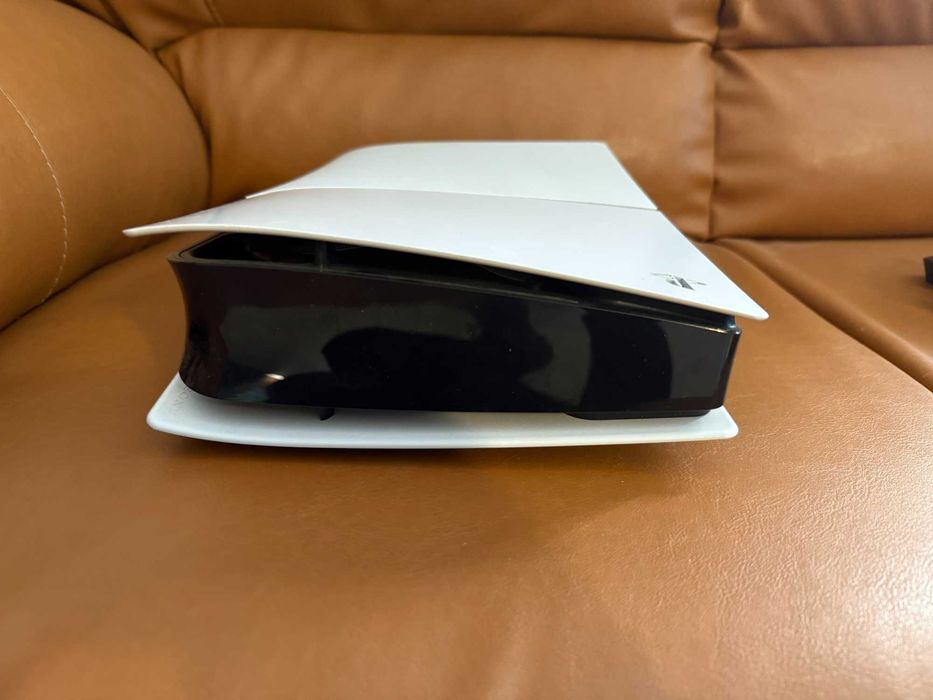 Sony Playstation 5 CFI-2016 + Контролер + FIFA 25