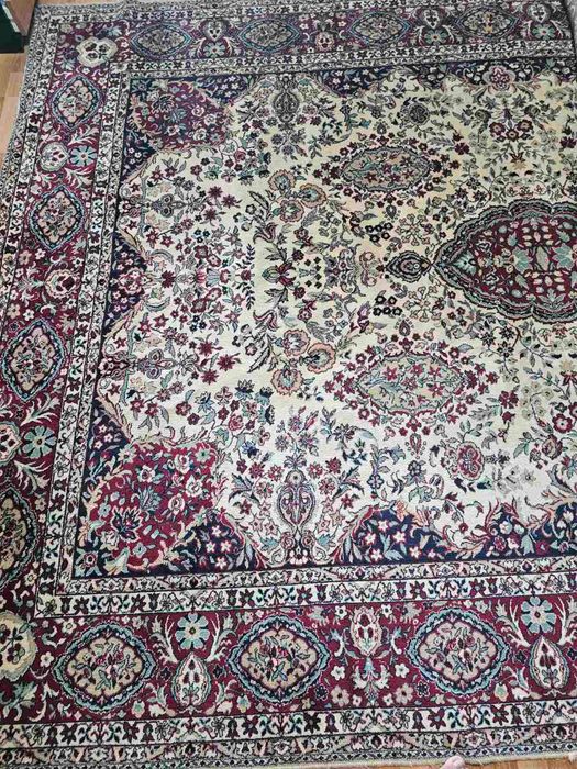 Персийски килим (вълнен)