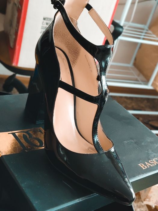 Продам туфли Basconi 40 размер