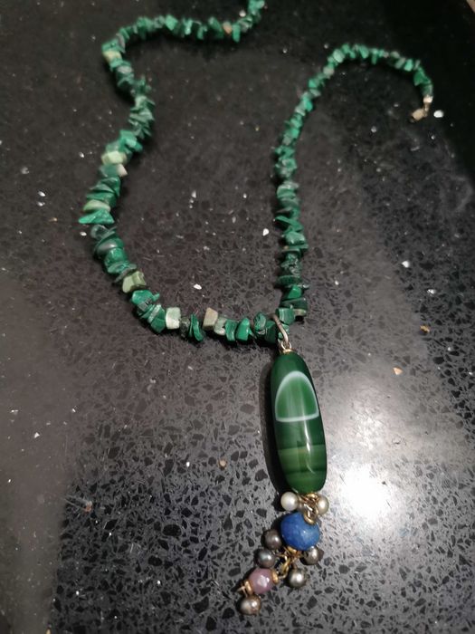 Colier malachit cu  agat  verde albastru bicolor perle negre 45 cm
