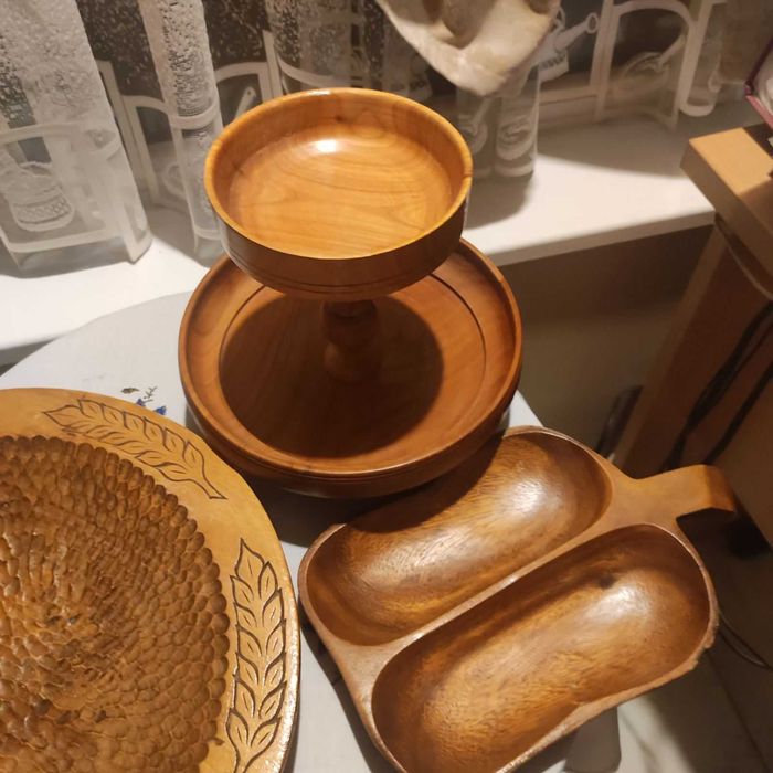 Дървени подноси за сервиране